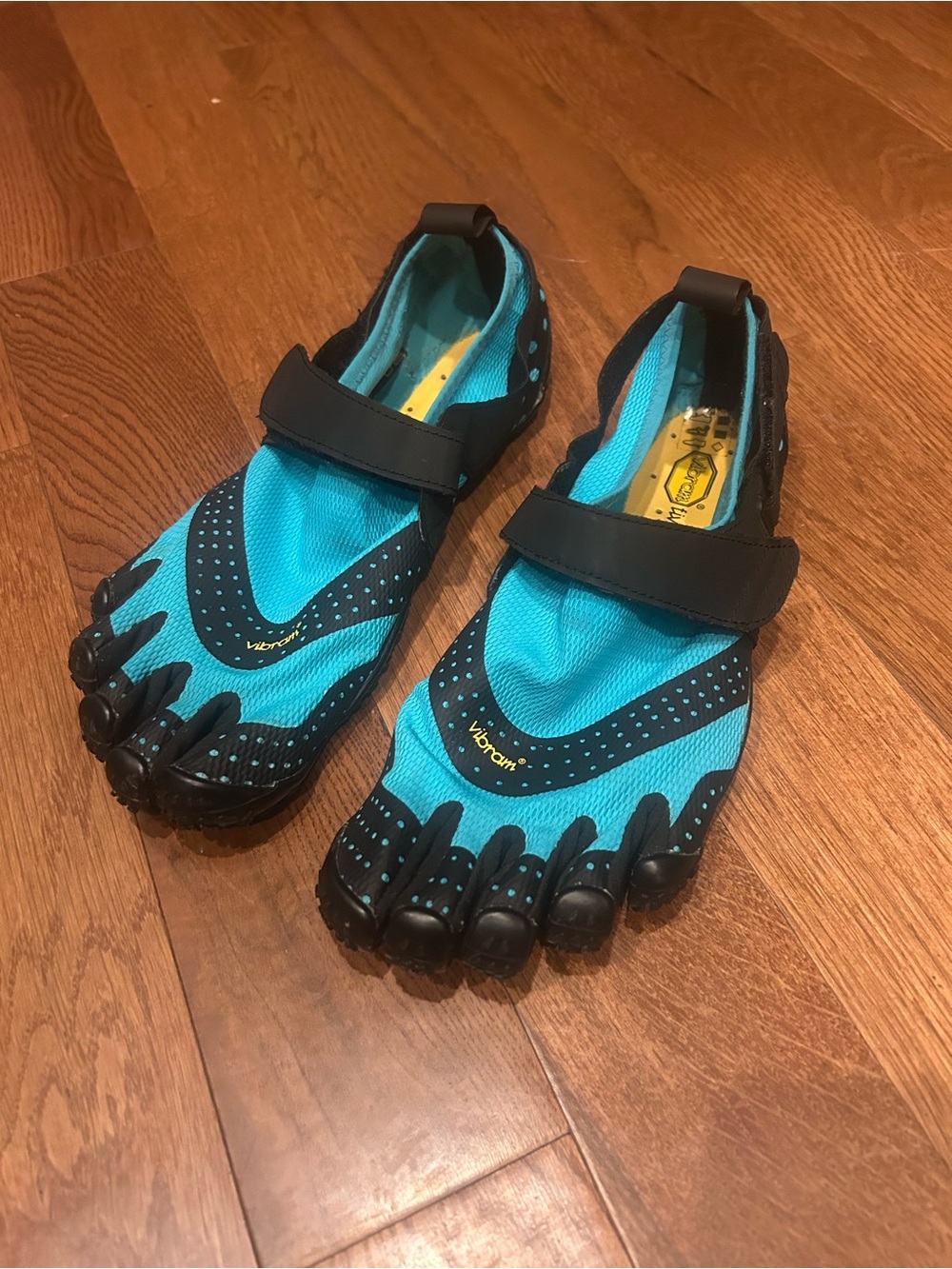 Vibram FiveFingers Blue and Black Toe Shoes